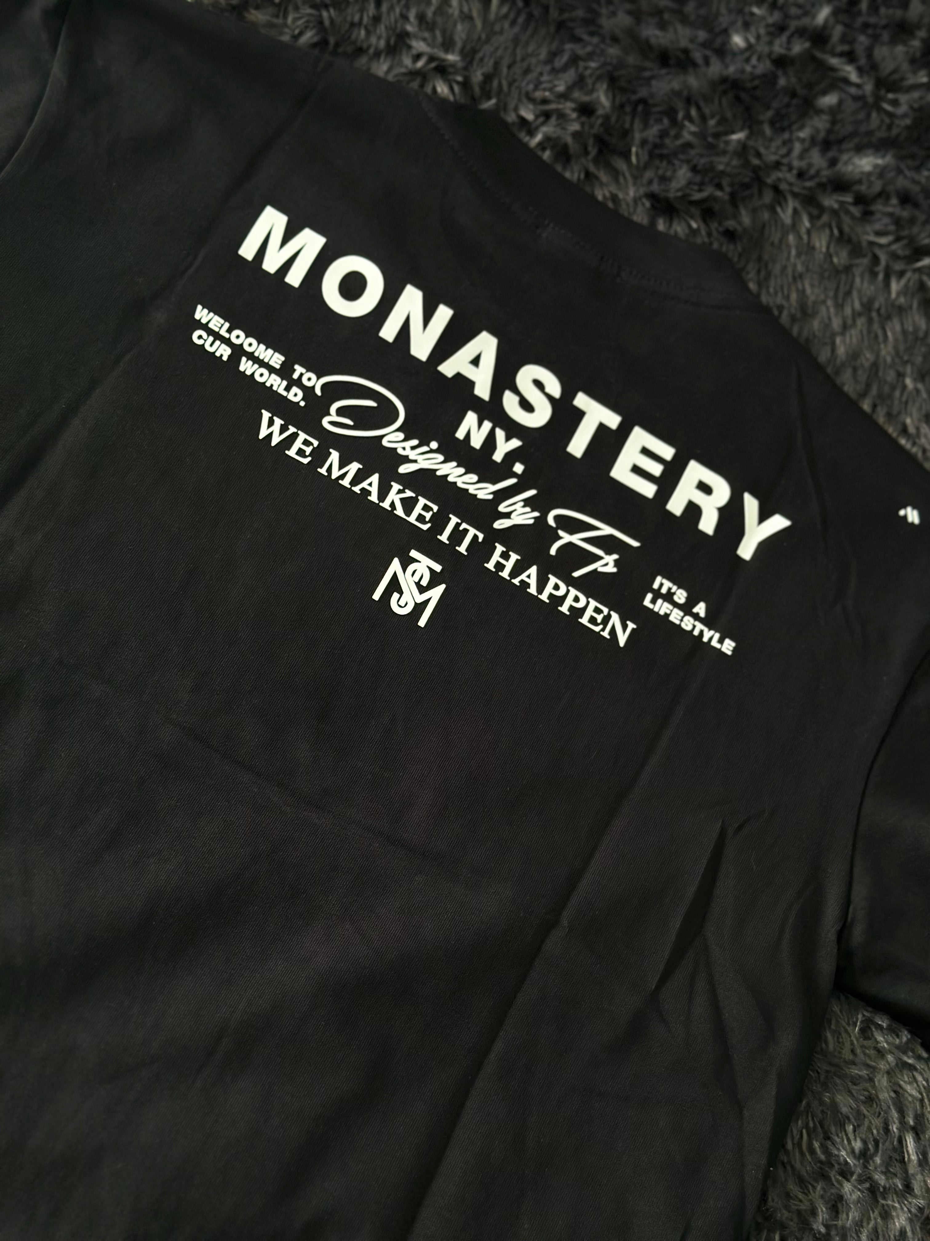 Playera Oversize Monastery