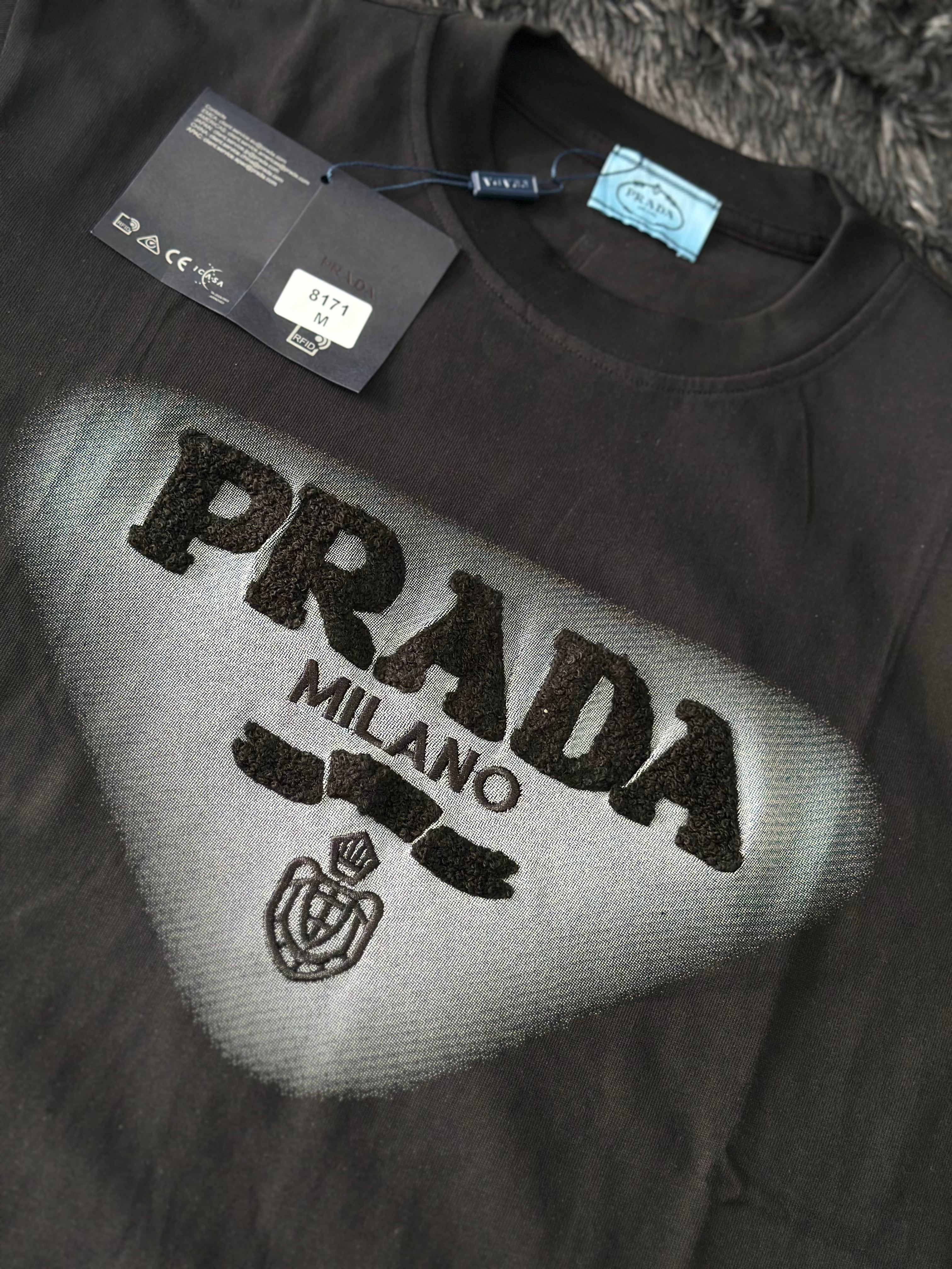 Playera Oversize Prada